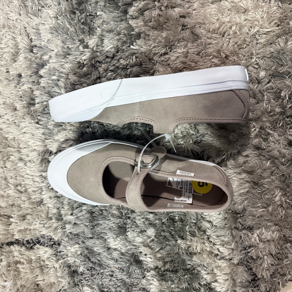 Vans women Tan Mary Jane Sneakers NOWT - Picture 6 of 7